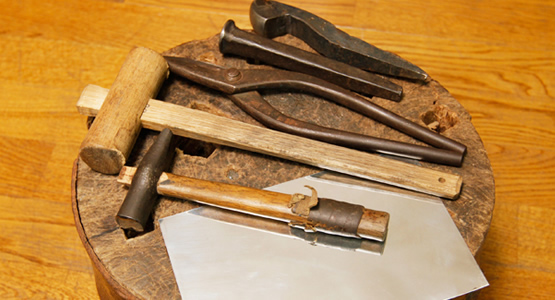 東京の伝統工芸 東京銀器 制作体験