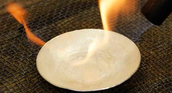 東京の伝統工芸 東京銀器 制作体験