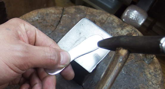 東京の伝統工芸 東京銀器 体験講座