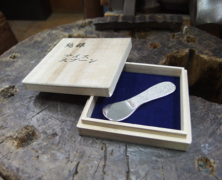 東京の伝統工芸 東京銀器 制作体験